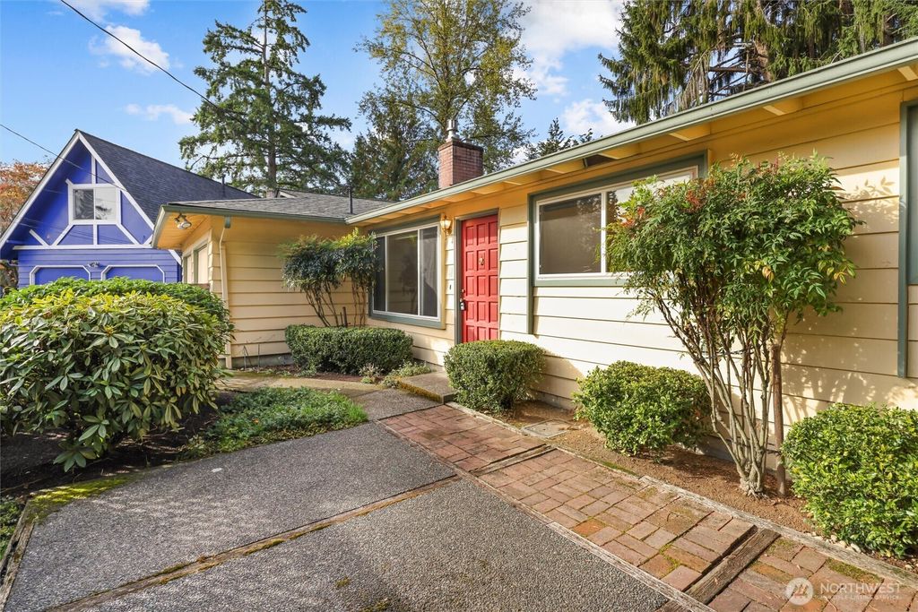 Photo of 16508 NE 27th Place, Bellevue, WA 98008 (MLS # 2440526)