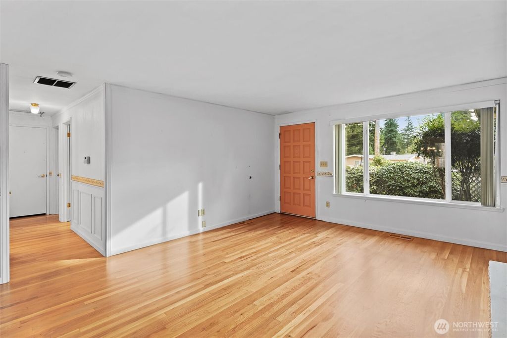 Photo of 16508 NE 27th Place, Bellevue, WA 98008 (MLS # 2440526)