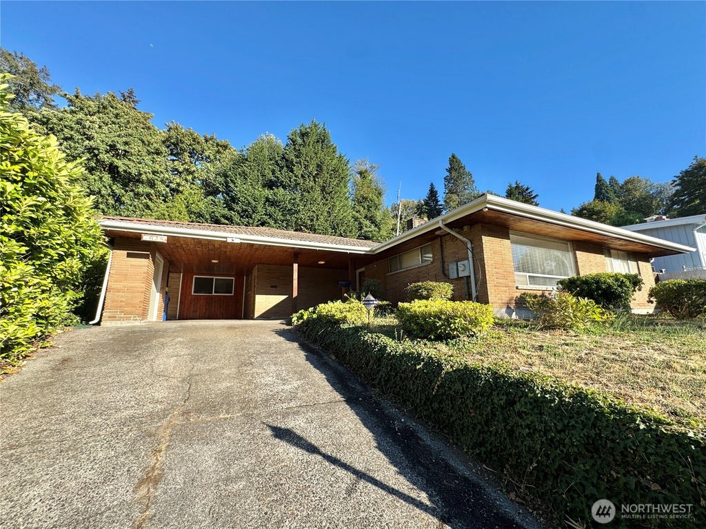 Photo of 628 E Titus Street, Kent, WA 98030 (MLS # 2568552)
