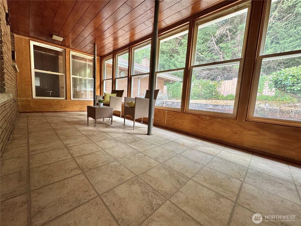 Photo of 628 E Titus Street, Kent, WA 98030 (MLS # 2568552)