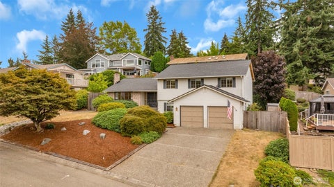 Photo of 15307 SE 43rd Place, Bellevue, WA 98006 (MLS # 2575888)