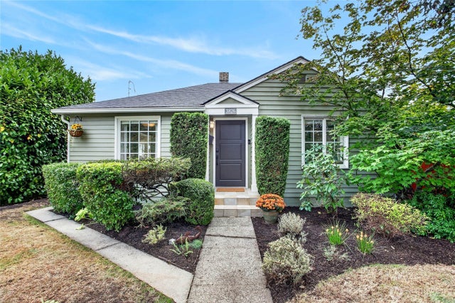 3826 Belvidere Avenue SW, Seattle
