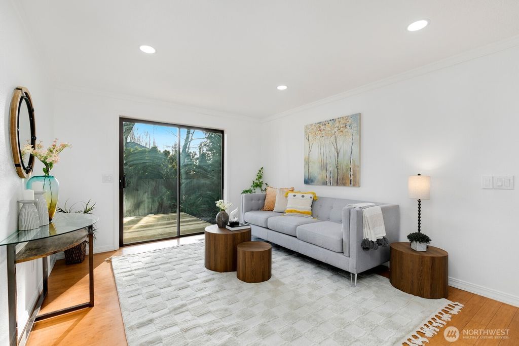 Photo of 10221 SE 192nd St St, Renton, WA 98058 (MLS # 2464543)