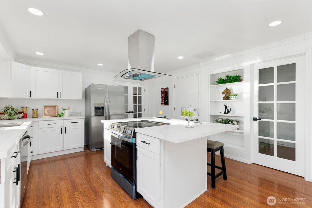 Photo of 10221 SE 192nd St St, Renton, WA 98058 (MLS # 2464543)