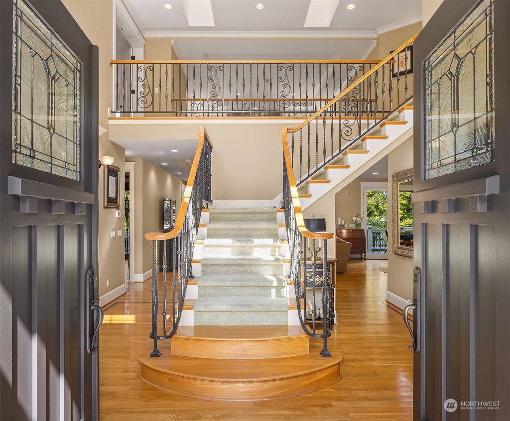 Photo of 9628 SE 34th Street, Mercer Island, WA 98040 (MLS # 2000713)