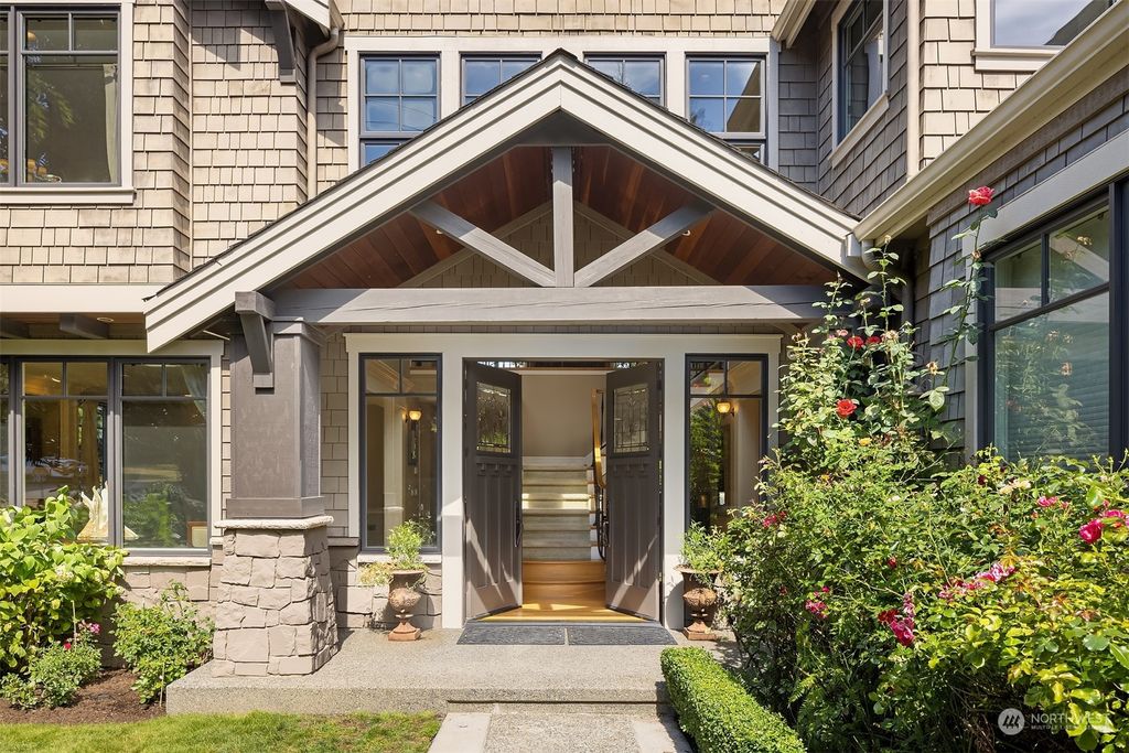 Photo of 9628 SE 34th Street, Mercer Island, WA 98040 (MLS # 2000713)