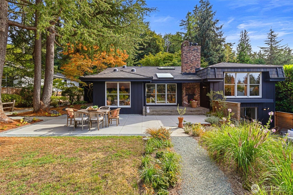 Photo of 11233 240th St ST SW, Woodway, WA 98020 (MLS # 2580788)