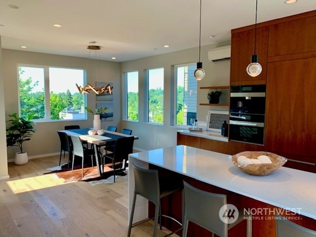 Photo of 118 26th Avenue E #B, Seattle, WA 98112 (MLS # 2173249)