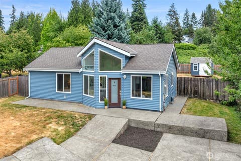 Photo of 10530 124th Avenue NE, Kirkland, WA 98033 (MLS # 2559617)