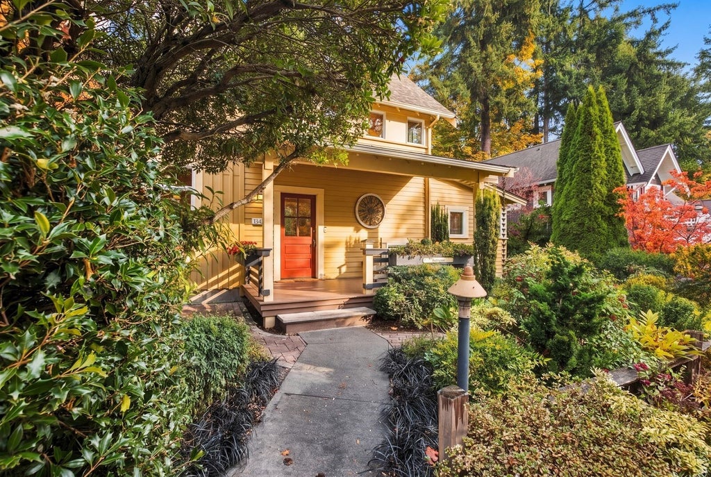 Photo of 13420 NE 111th Court, Redmond, WA 98052 (MLS # 2598613)