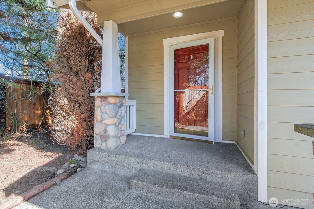 Photo of 13605 116th Avenue Ct E, Puyallup, WA 98374 (MLS # 2499503)