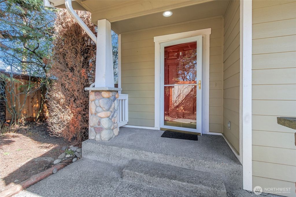 Photo of 13605 116th Avenue Ct E, Puyallup, WA 98374 (MLS # 2499503)