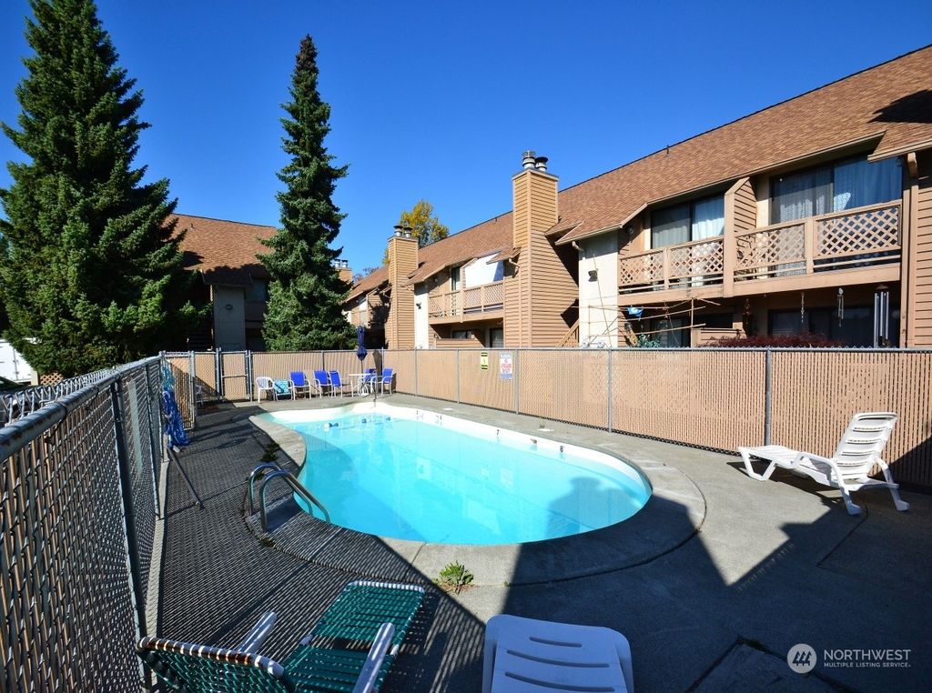 Photo of 12434 Ambaum Boulevard SW #215, Burien, WA 98146 (MLS # 2033870)