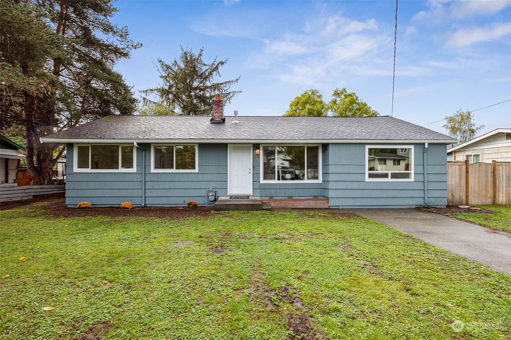 Photo of 112 Eastgate Avenue S, Pacific, WA 98047 (MLS # 2170514)