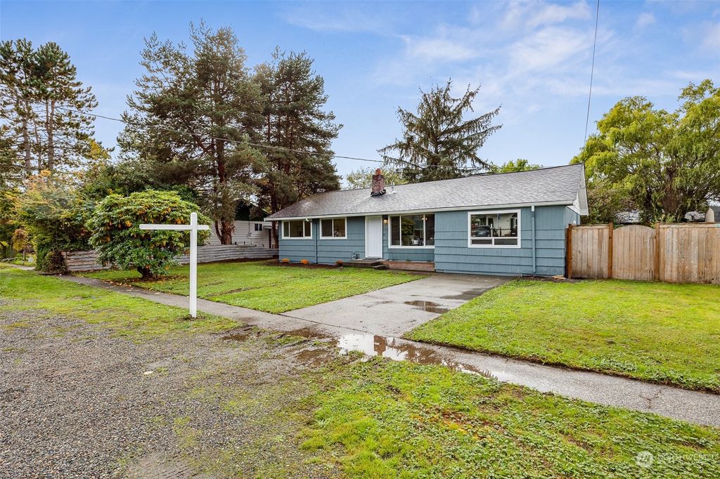 Photo of 112 Eastgate Avenue S, Pacific, WA 98047 (MLS # 2170514)