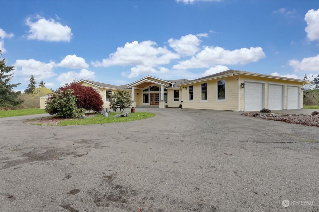 Photo of 14329 196th Avenue SE, Renton, WA 98059 (MLS # 2224298)