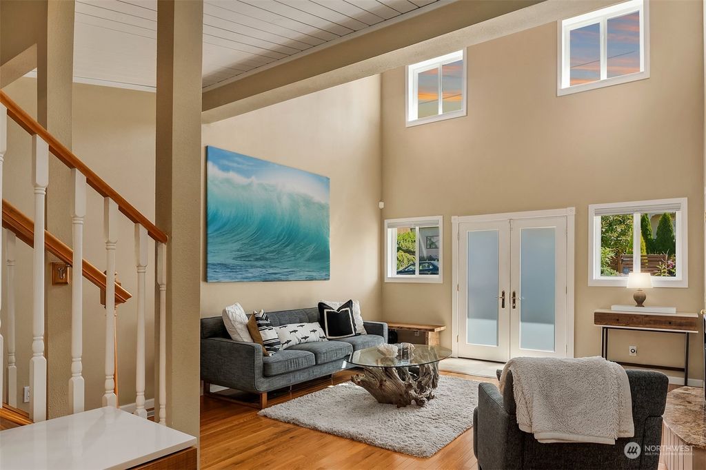 Photo of 1601 2nd Street, Kirkland, WA 98033 (MLS # 2150098)