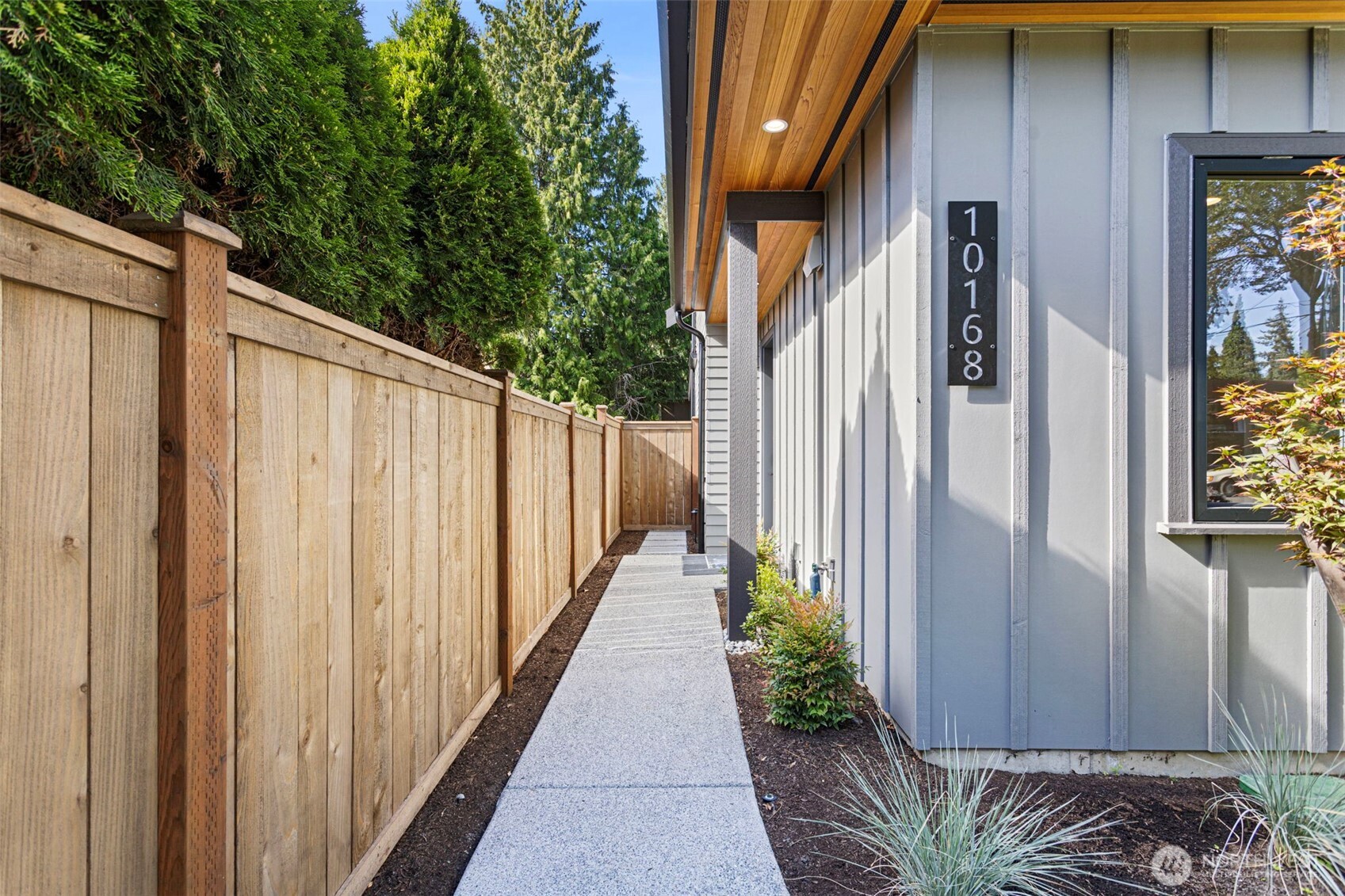 10168 NE 112th Place