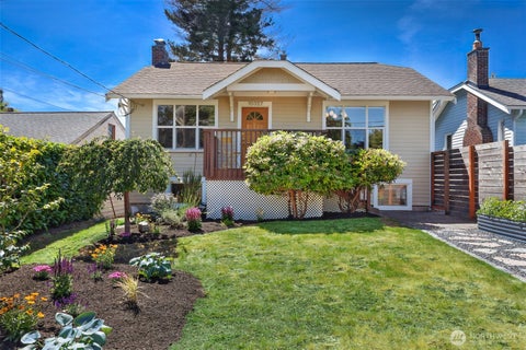 Photo of 10327 Stone Avenue N, Seattle, WA 98133 (MLS # 2538769)