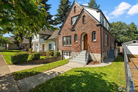 Photo of 942 S Ridgewood Avenue, Tacoma, WA 98405 (MLS # 2522431)