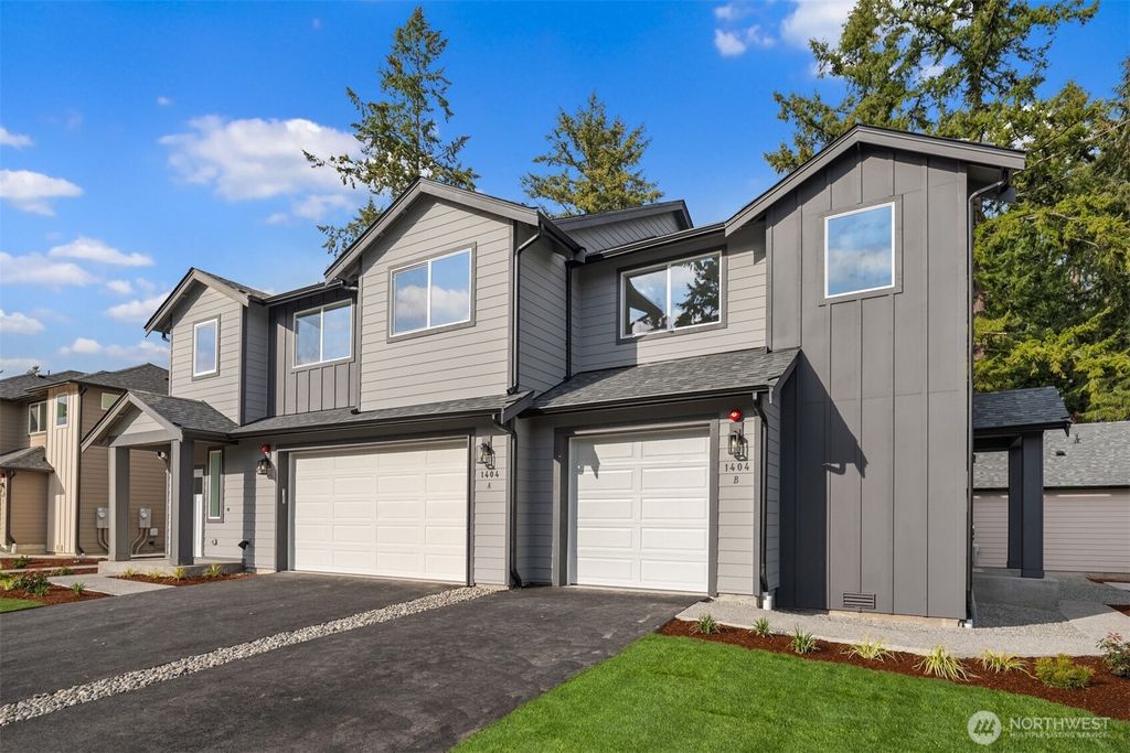 Photo of 1404 SW 122nd Lane #B, Burien, WA 98146 (MLS # 2444291)