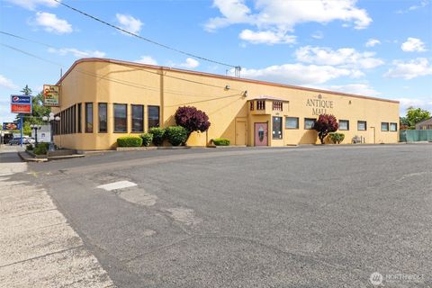 Photo of 315 S 9th Ave, Walla Walla, WA 99362 (MLS # 2458508)