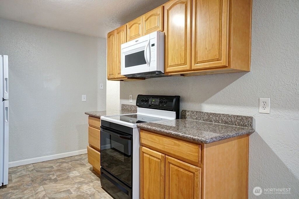 Photo of 15409 9th Avenue SW, Burien, WA 98166 (MLS # 2536775)