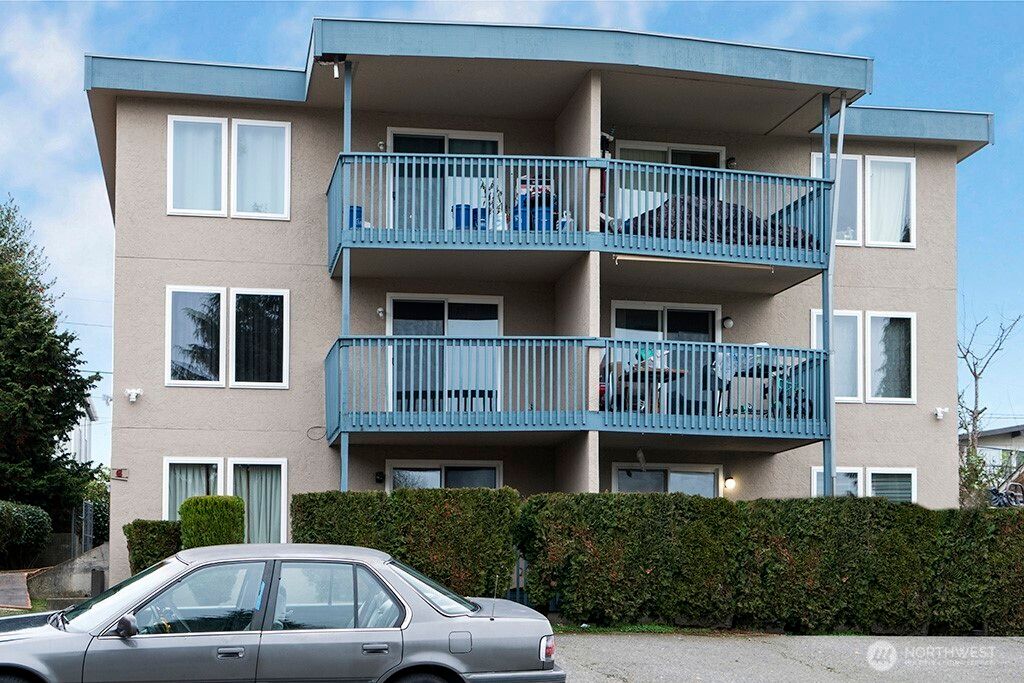Photo of 15409 9th Avenue SW, Burien, WA 98166 (MLS # 2536775)