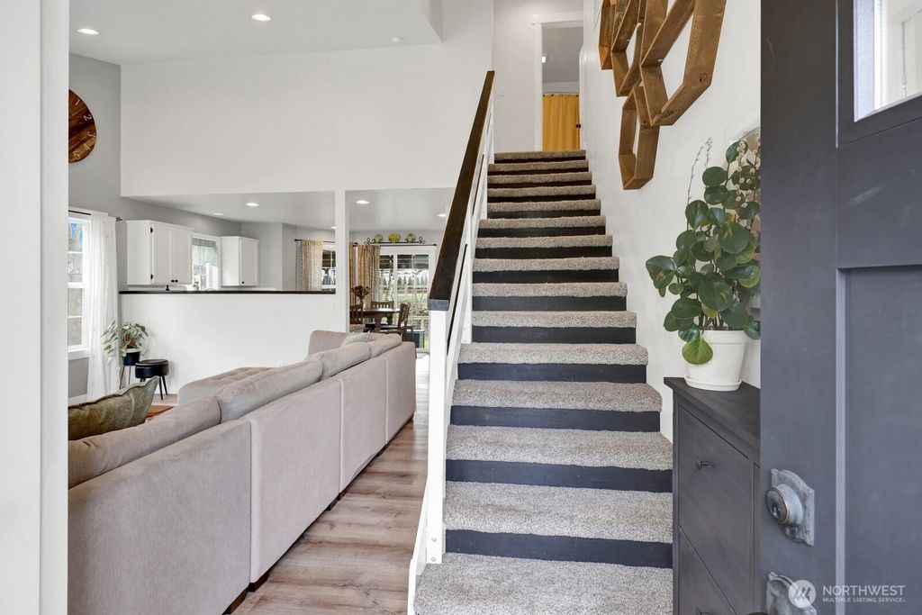 Photo of 303 Parkside Court, Lynden, WA 98264 (MLS # 2490495)