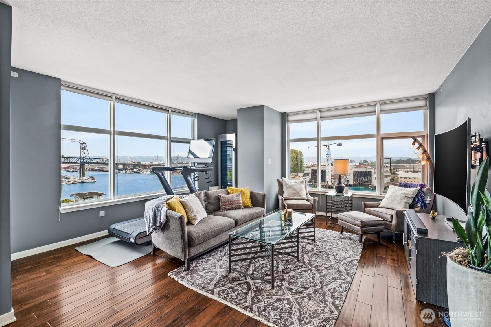 1515 Dock Street 613