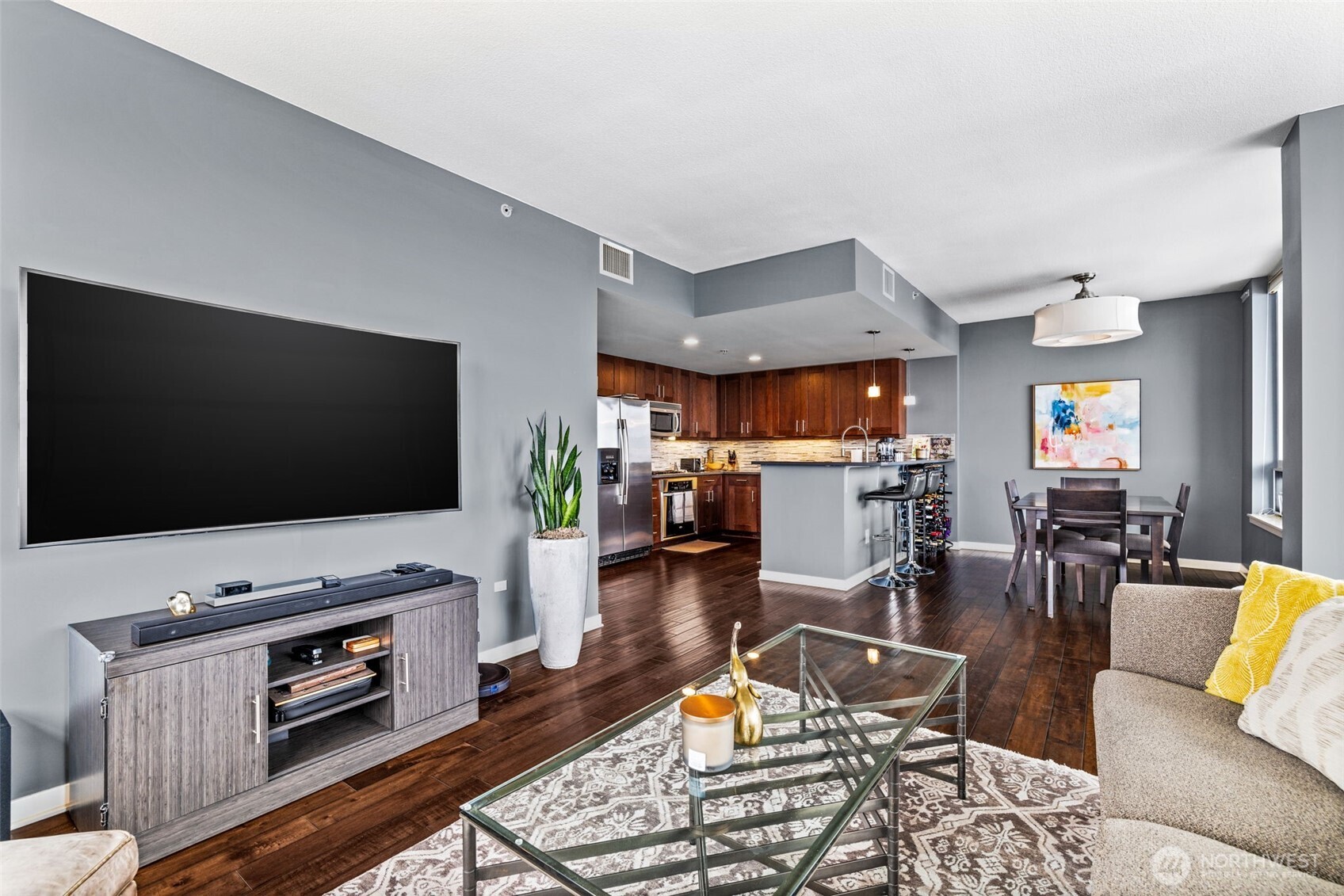 1515 Dock Street 613