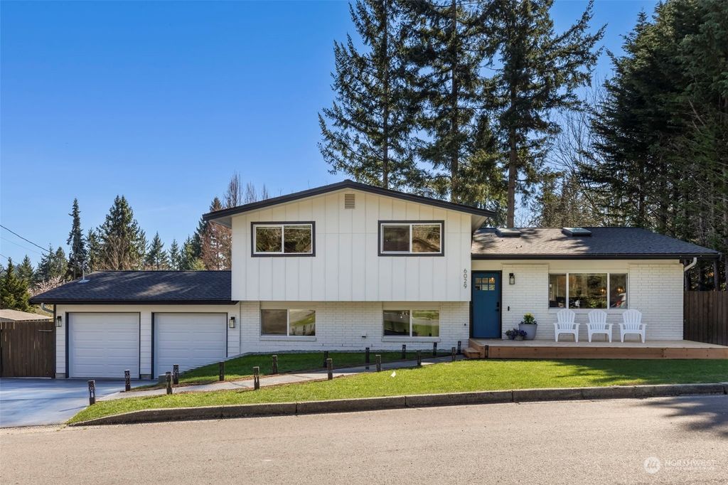 Photo of 6029 NE 204th Street, Kenmore, WA 98028 (MLS # 2211583)