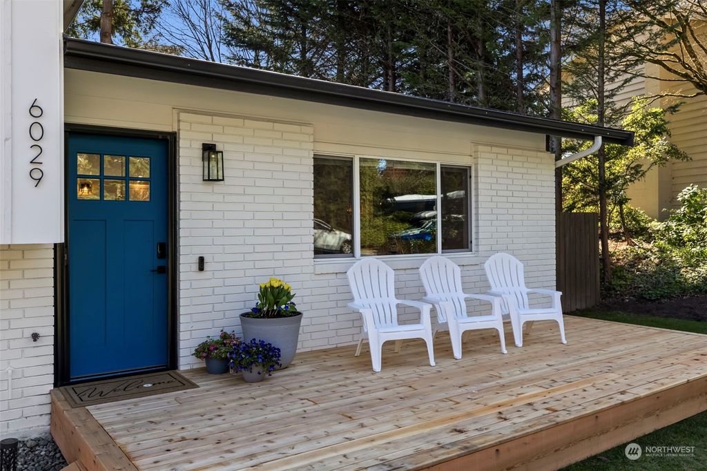 Photo of 6029 NE 204th Street, Kenmore, WA 98028 (MLS # 2211583)