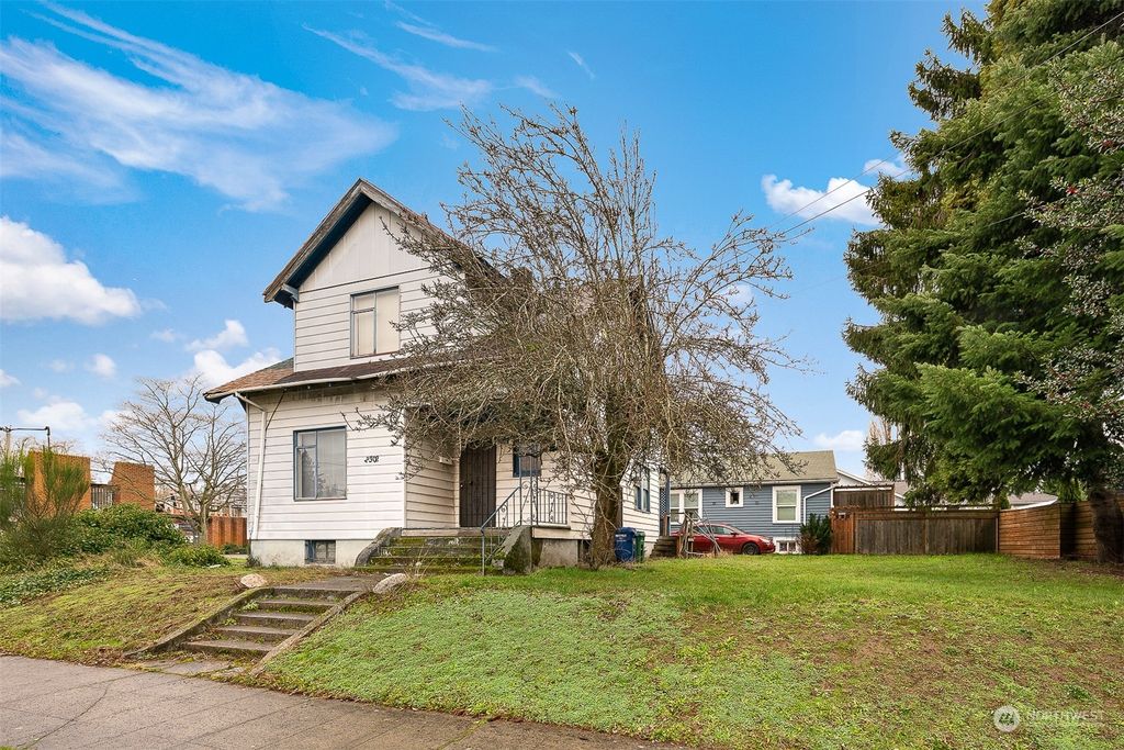 Photo of 2302 E Pike Street, Seattle, WA 98122 (MLS # 2264497)