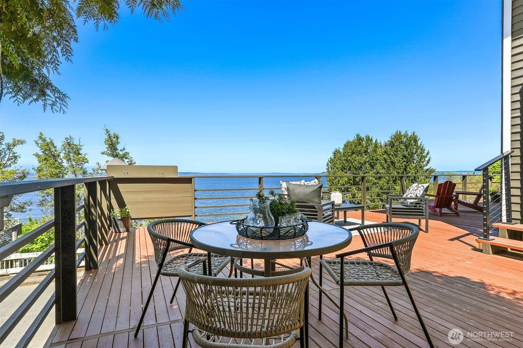 Photo of 2122 Halleck Avenue SW, Seattle, WA 98116 (MLS # 2515981)