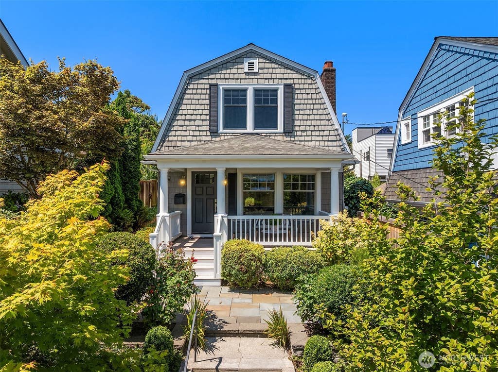 Photo of 3141 Broadway E, Seattle, WA 98102 (MLS # 2573408)