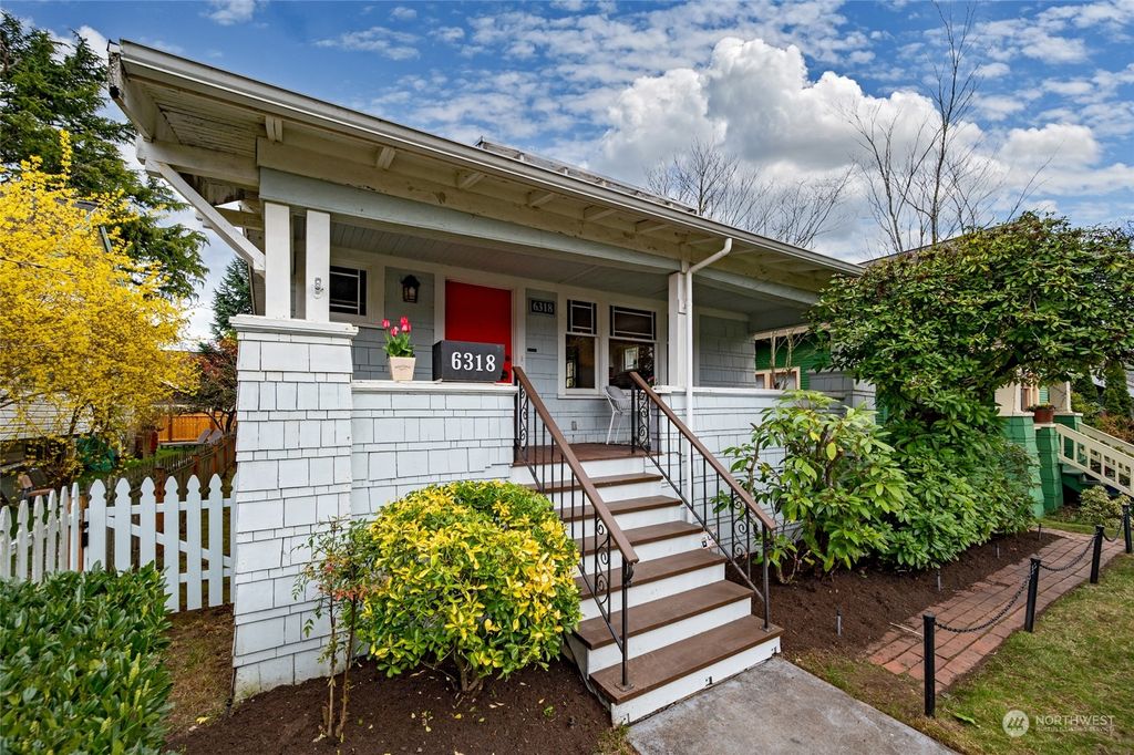 Photo of 6318 18th Avenue NE, Seattle, WA 98115 (MLS # 2050508)