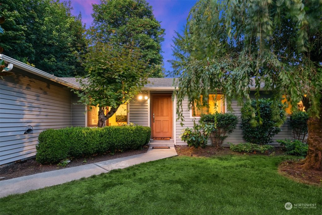 Photo of 14304 275th Avenue NE, Duvall, WA 98019 (MLS # 2157356)