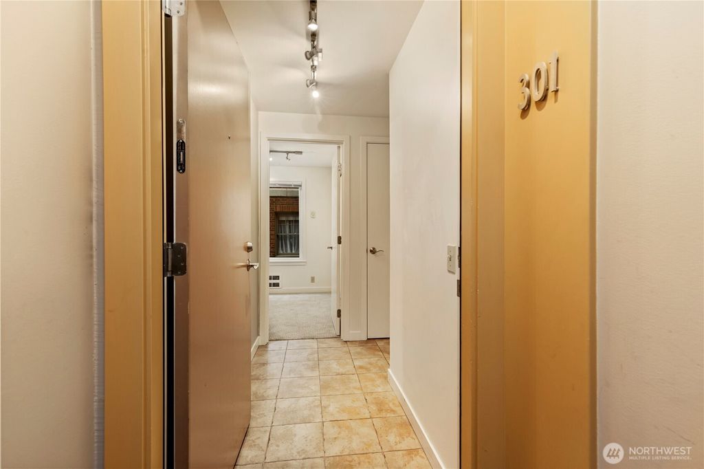 Photo of 1700 Bellevue Avenue #301, Seattle, WA 98122 (MLS # 2470836)