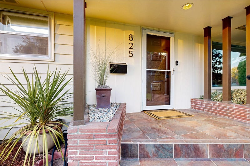825 Wauna Vista Drive
