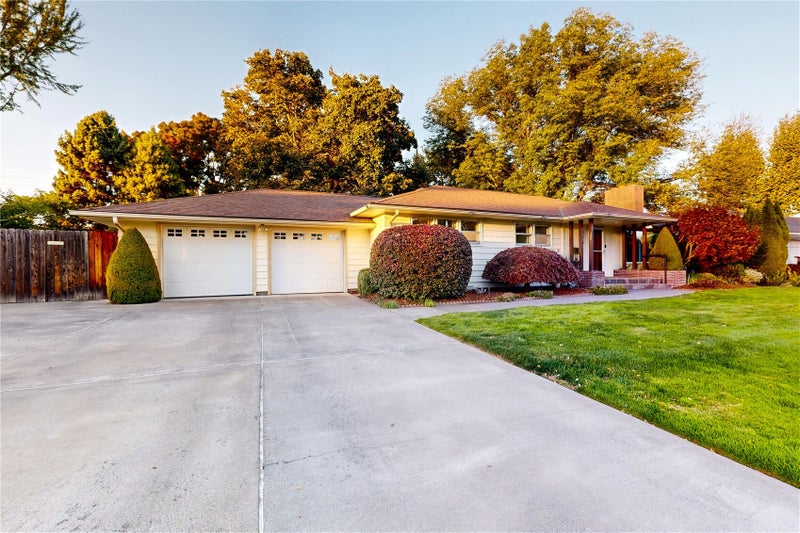 825 Wauna Vista Drive
