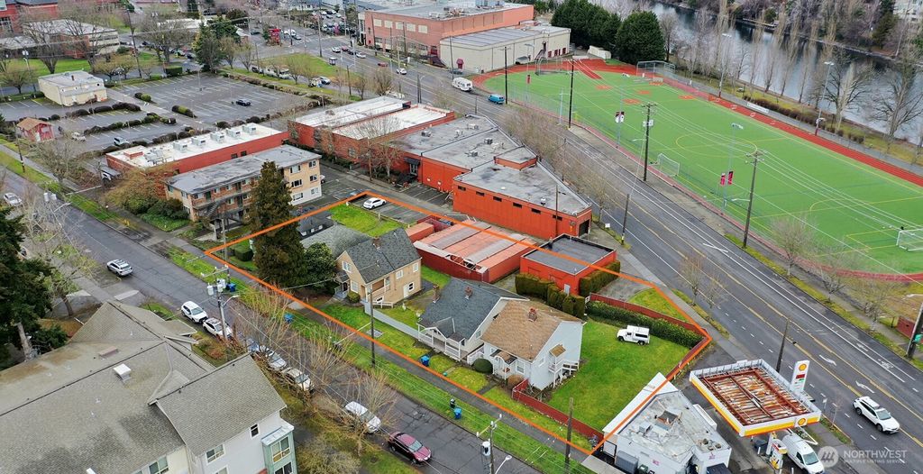 Photo of 14 , 18, 22-30 W Cremona St St, Seattle, WA 98119 (MLS # 2475962)