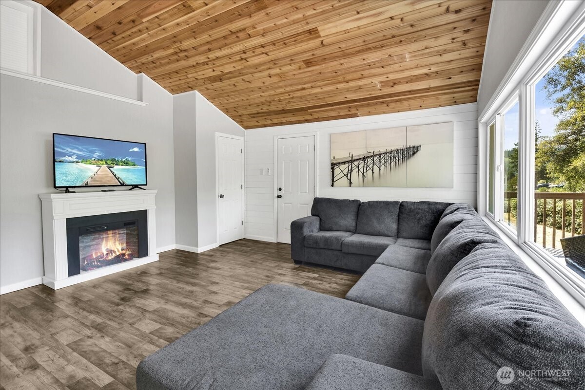 271 Lochwood Drive