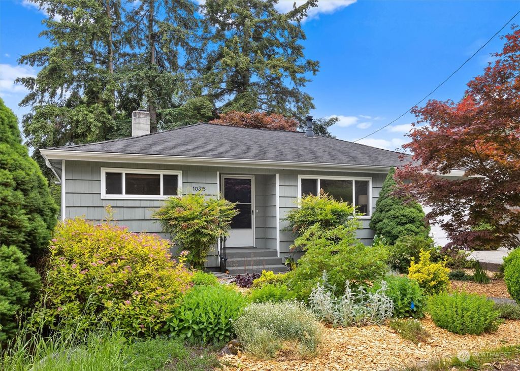 Photo of 10315 20th Avenue NE, Seattle, WA 98125 (MLS # 2244344)