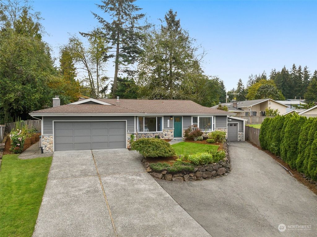 Photo of 14233 NE 73rd Street, Redmond, WA 98052 (MLS # 2299007)