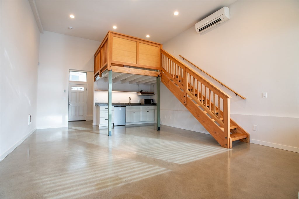 Photo of 6722 15th Avenue W, Seattle, WA 98117 (MLS # 2597921)