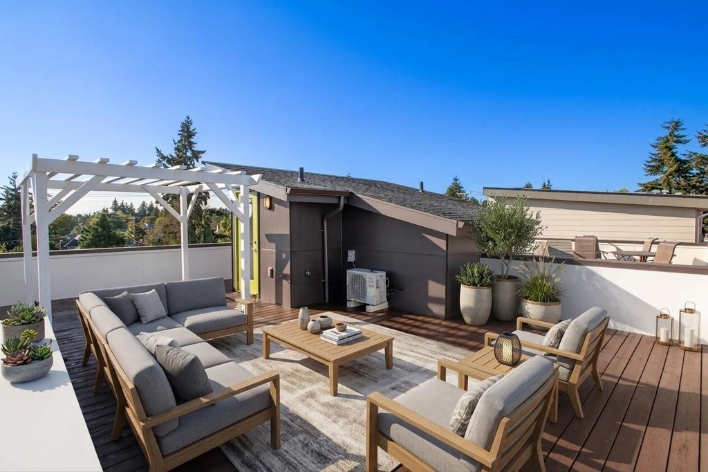 Photo of 6722 15th Avenue NW, Seattle, WA 98117 (MLS # 2597921)