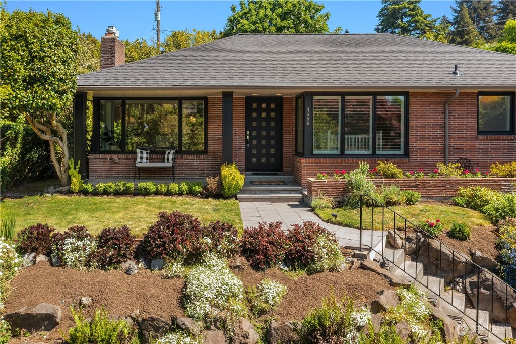 Photo of 4556 Purdue Avenue NE, Seattle, WA 98105 (MLS # 2233568)