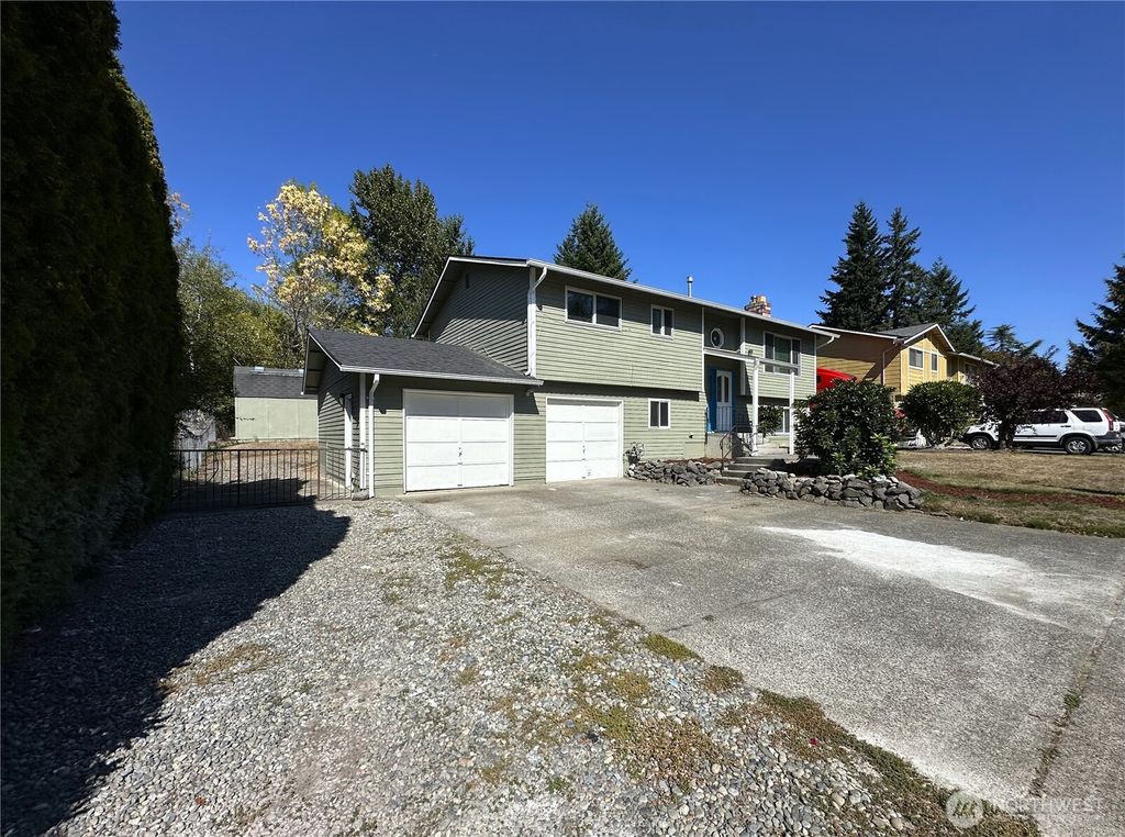 Photo of 11210 SE 225th Street, Kent, WA 98031 (MLS # 2445007)
