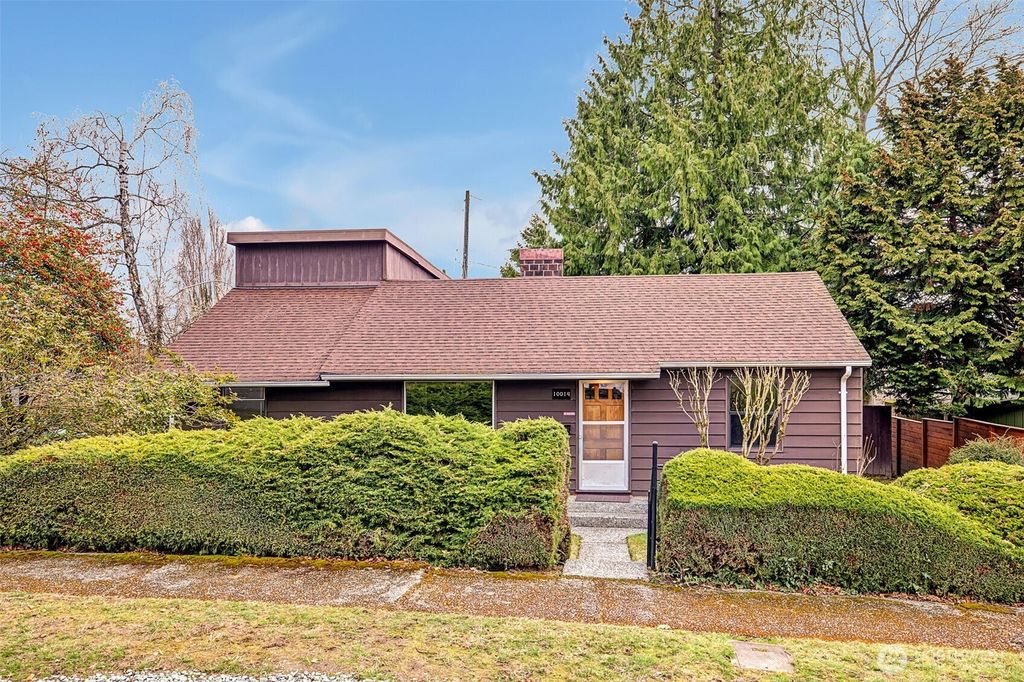 Photo of 10014 33rd Avenue SW, Seattle, WA 98146 (MLS # 2339683)